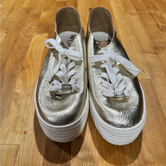Sam Edelman Metallic Gold Sneakers - Picture 1 of 4